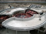 Lądowisko UFO na Śląsku? Nie, to aquapark w Zabrzu. Niedokończony basen Wodny Świat straszy już od 20 lat! Zobaczcie ZDJĘCIA