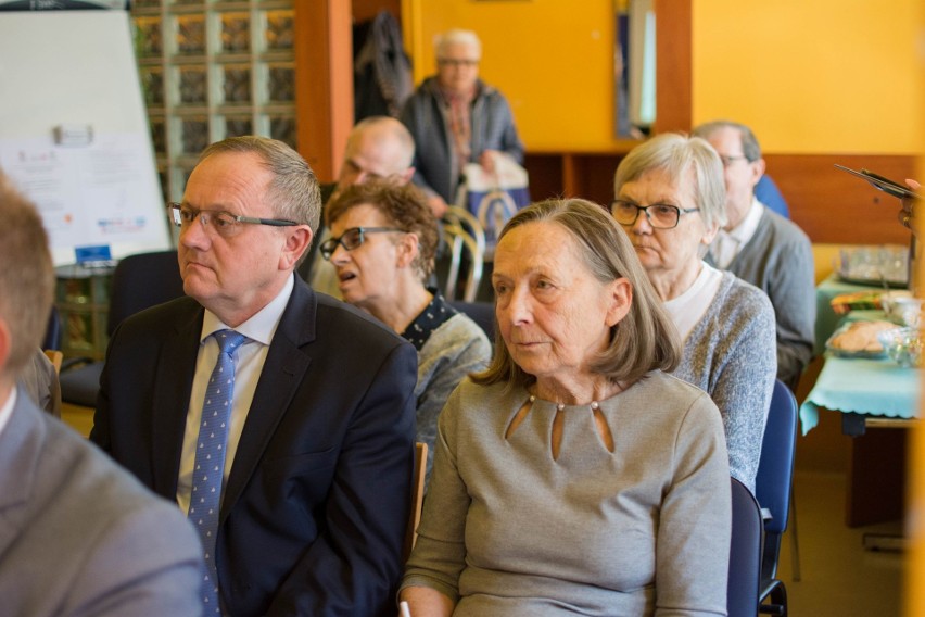 O codziennym życiu z chorobą Parkinsona rozmawiali na seminarium w Kielcach. Było wiele pytań od chorych i ich rodzin [WIDEO, ZDJĘCIA]