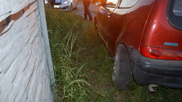 Wczoraj (03.06), w godzinach popołudniowych kierujący Fiatem Seicento uderzył w betonowy płot znajdujący się przy ulicy Podgórnej w Kobylnicy. Na szczęście w zdarzeniu nikt nie ucierpiał.