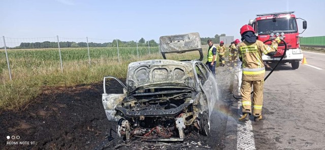 “Brak osób poszkodowanych” – poinformowali strażacy z OSP Wądroże Wielkie.