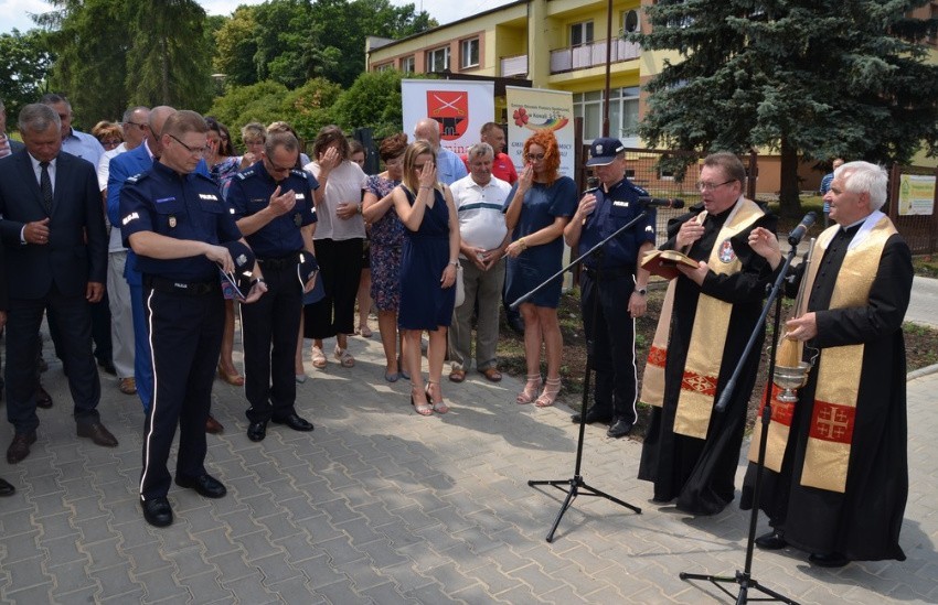 W Kowali otwarto nowy posterunek policji. Będzie obsługiwał część powiatu radomskiego. Służbę zaczęło w nim 10 mundurowych.