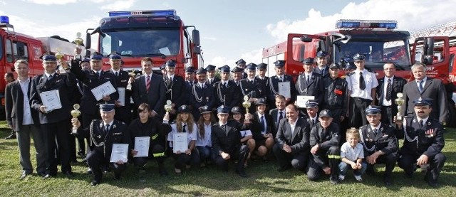 Laureaci czwartej edycji plebiscytu Strażacy na Medal.