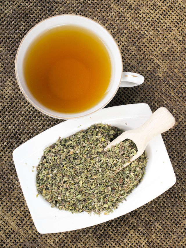 Herbatka z czystka może nie zachwycać smakiem, jednak należy on do najbardziej korzystnych i bezpiecznych ziół leczniczych.