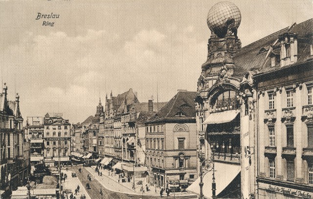 Widok na Rynek i dom towarowy Baraschów z 1915 roku.