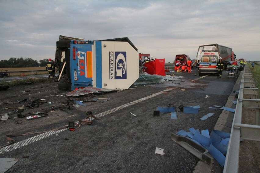 Kierowcy, którzy utknęli wczoraj na autostradzie po...