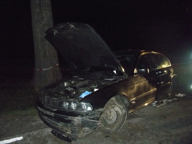 BMW podróżowało pięciu mężczyzn.