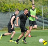 Wieczysta Kraków. Sławomir Peszko i jego koledzy odbyli drugi trening w Dubaju - przed meczem z zespołem City FC [ZDJĘCIA]