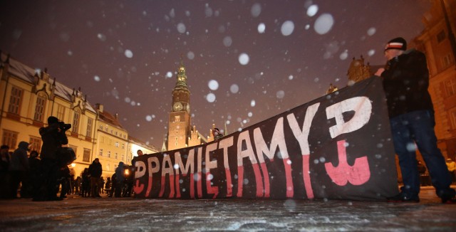 W marcu tego roku obchodzono we Wrocławiu Narodowy Dzień Pamięci o Żołnierzach Wyklętych. W pochodzie poszło kilkaset osób.