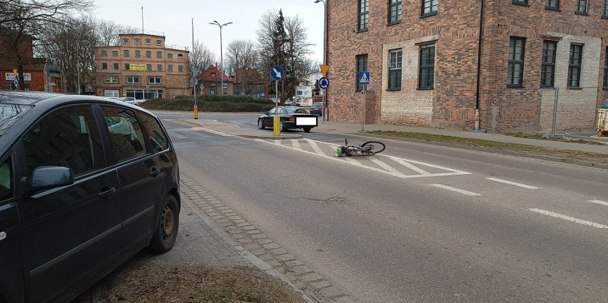 Groźny wypadek w Słupsku. 85-latek potrącił rowerzystę na...