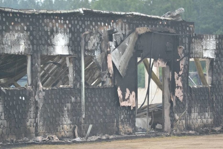 Pożar fabryki w Wolnym Dworze (koło SKarszew) 6.07.2015
