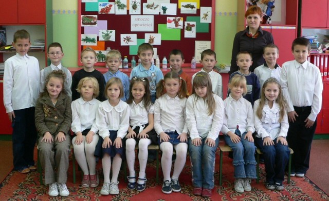 Klasa I AWychowawczyni Monika Dudek. Uczniowie: Maja Biernat, Angelika Cichocka, Mateusz Ciupa, Natalia Grad, Natalia Jablonska, Szymon Kanecki, Rafal Klusek, Karol Krzeminski, Patryk Kujawiak, Mariusz Marchewka, Filip Mączynski, Wiktoria Murawska, Sylwia Nowak, Aleksandra Pepczynska, Jakub Rudnicki, Kacper Siekanski, Angelika Slawinska, Maciej Staniszewski, Kamil Stepniewski, Michal Stepniewski, Hubert Suski, Magdalena Sytka, Filip Wesolowski, Sebastian Wegorzewski