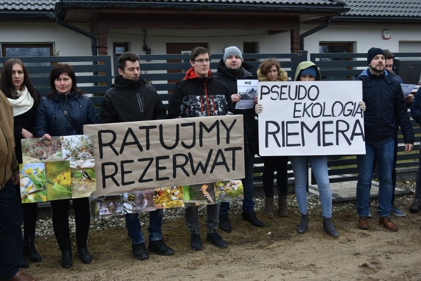 Nie dla kolei szybkich prędkości przez zamieszkane osiedla i parki. Mieszkańcy Złotna i Konstantynowa Ł. protetsują w obronie swoich domów