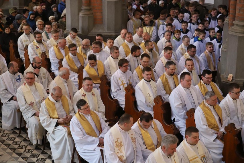 18.04.2019 Białystok, msza  święta krzyżma. W czwartek...