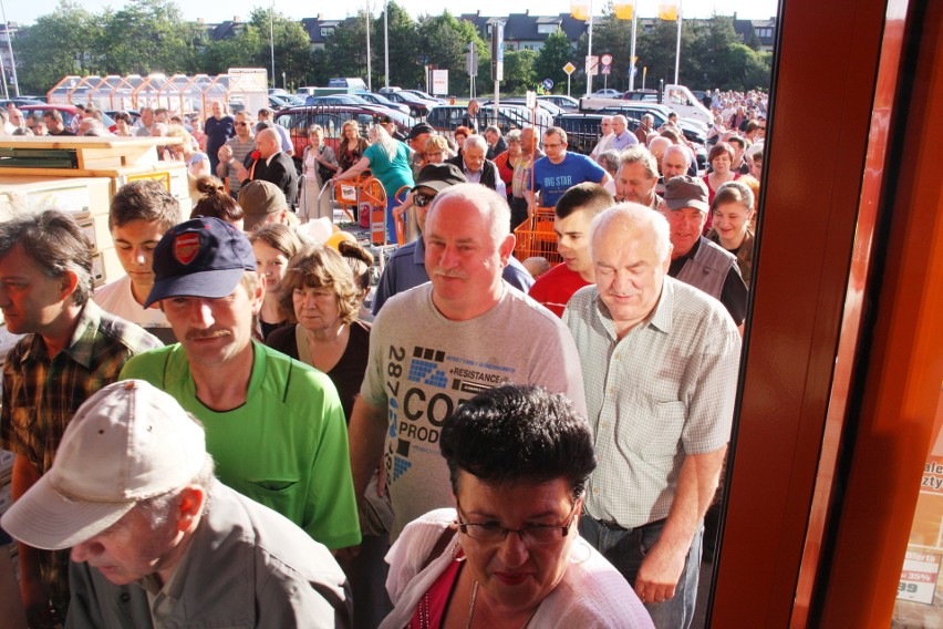 W środę otwarcie Busztynowa Park. A tak wyglądało otwarcie Galerii Bursztynowej i OBI cztery lata temu [ARCHIWALNE ZDJĘCIA]