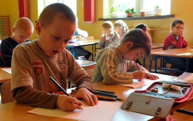 Instytut Badań Edukacyjnych: Sześciolatki bardzo dobre w czytaniu i matematyce