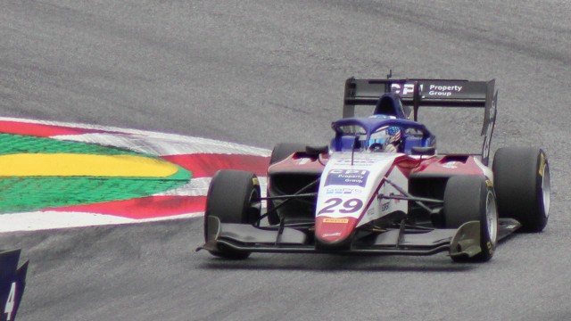 Logan Sargeant będzie w nowym sezonie kierowcą teamu Williams.