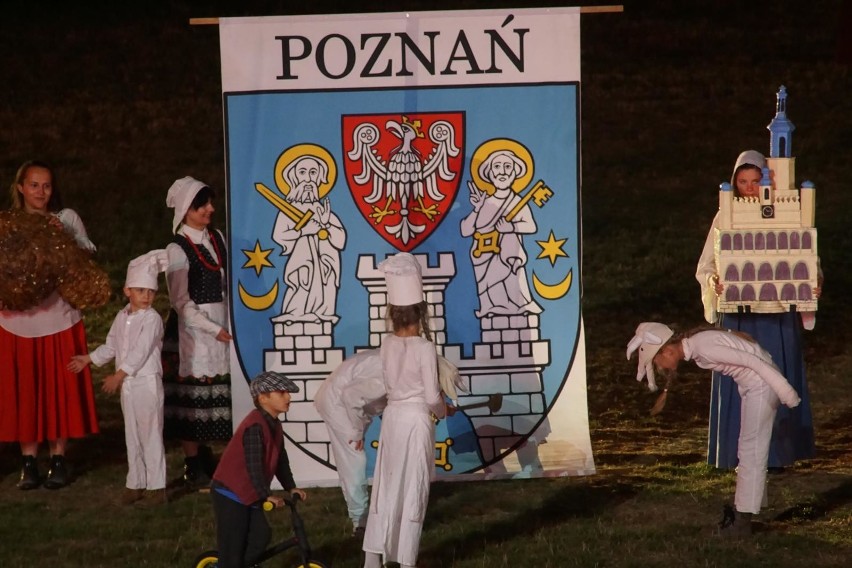 Widowisko "Orzeł i Krzyż" co roku przyciąga tłumy widzów....