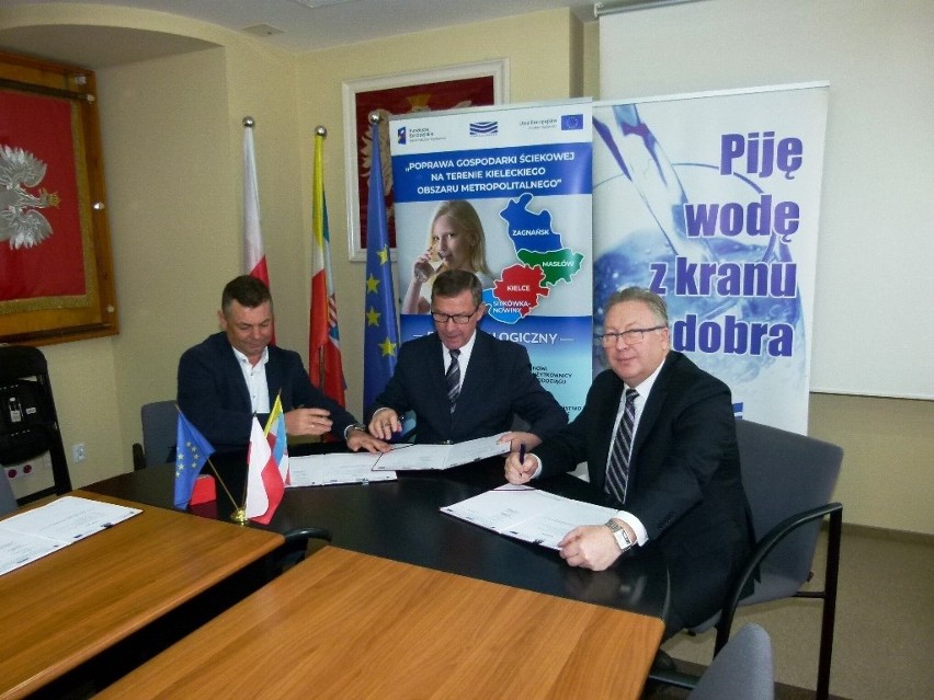 Będą trzy kilometry nowej kanalizacji w gminie Masłów. Umowa podpisana 