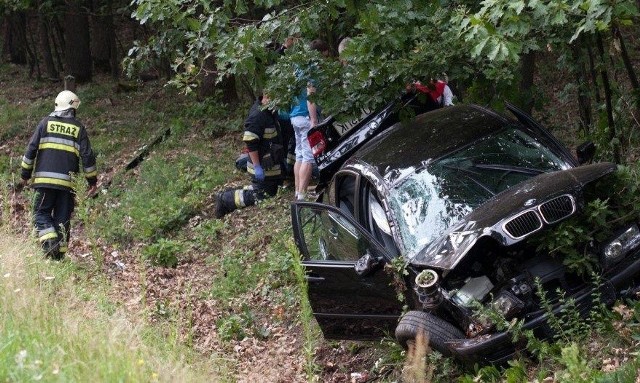 W wypadku zginęła pasażerka BMW.