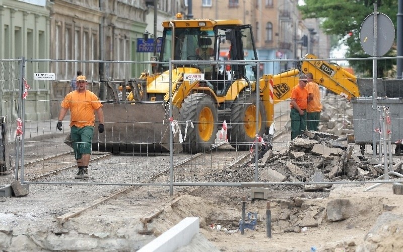 Rozkopany Teofilów: Rusza remont ul. Rojnej. Autobusy pojadą inaczej [zdjęcia]