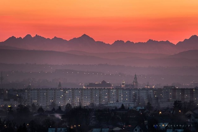 Spektakularny widok Tatr z Krakowa.