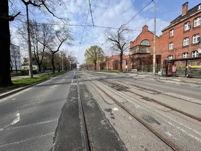 Ulica Reymonta pamięta lepsze czasy. Wielkimi krokami zbliża się jej remont.