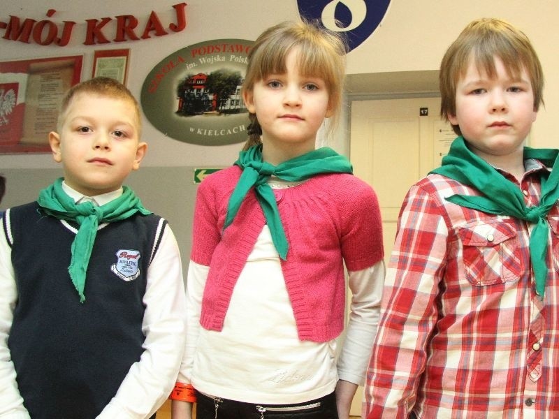 Samorząd klasy I A ,od lewej: Andrzej Rygiel, Natalia Marzec...