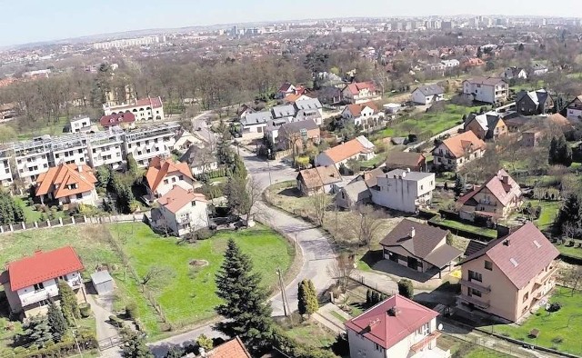 Obszar dawnej wsi Wola Justowska z wdzi erającą się zabudową miejską