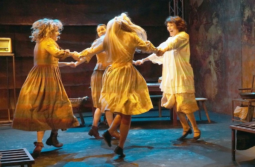 Sugestywne „Tańce w Ballybeg” na scenie Teatru im. S. Jaracza - premiera przełożona