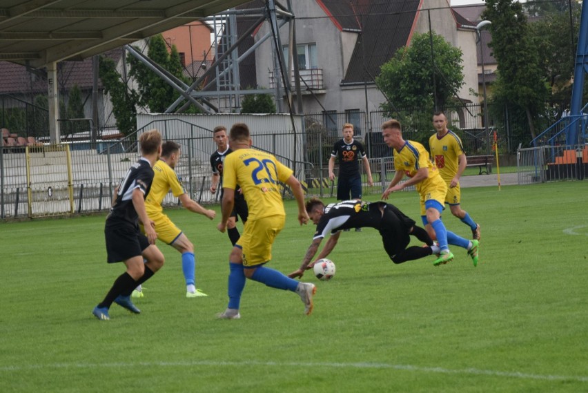 Efektowne bramki i udana inauguracja piłkarzy KSZO 1929 Ostrowiec [WIDEO, zdjęcia]