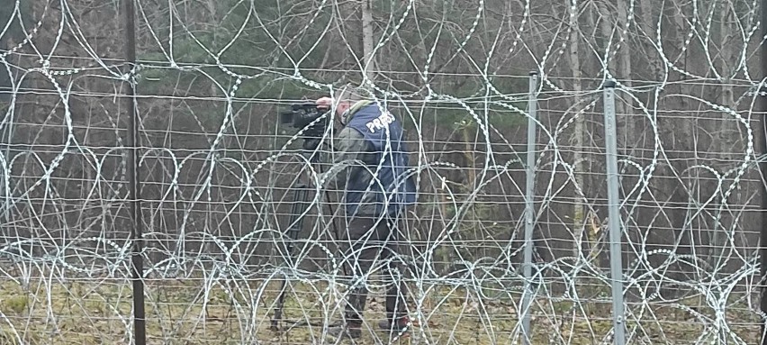 Kryzys na granicy polsko-białoruskiej. W niedzielę może dojść do masowej próby sforsowania granicy - informują polskie służby [ZDJĘCIA]