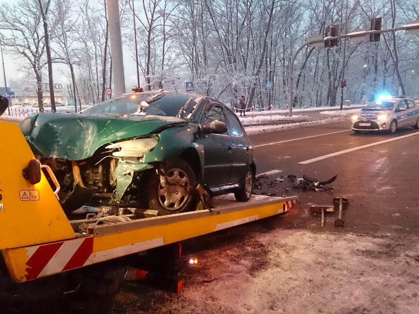 Do groźnej kolizji doszło po godz. 6 na skrzyżowaniu ulic...