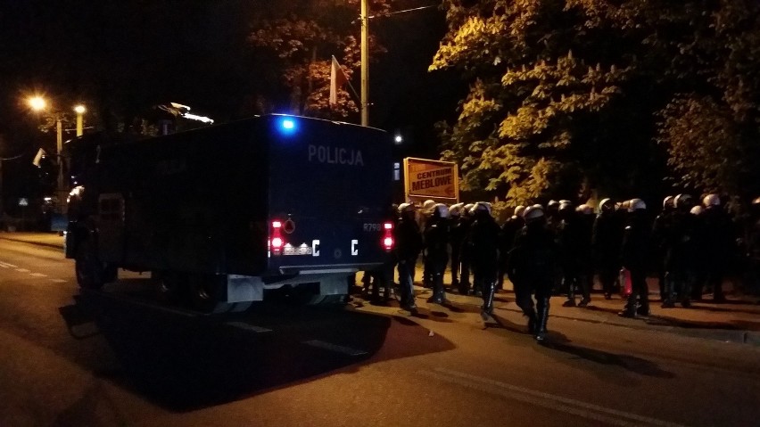 Starcia kiboli z policją w Knurowie w niedzielę 3.05