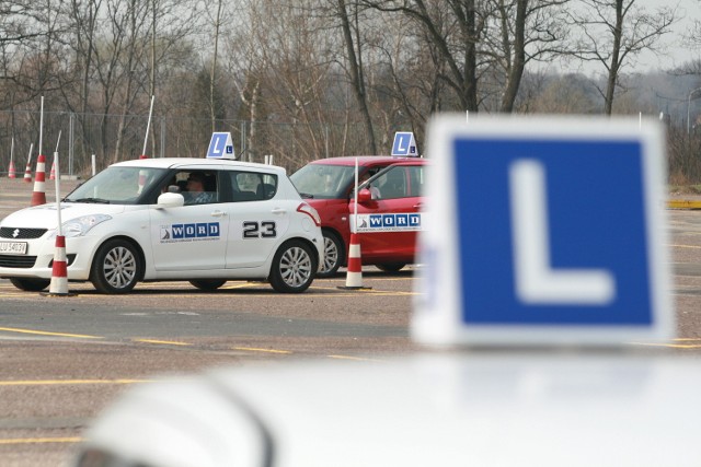 Średnia zdawalność praktyki WORD w Łodzi to 25 proc., teorii - 40 proc.