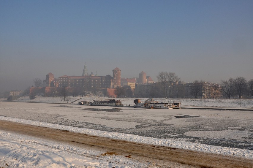 Smog w Małopolsce. II stopień zagrożenia zanieczyszczeniem powietrza dla Krakowa