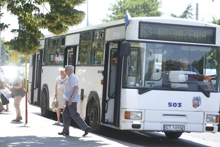 [b]Ile jest w Toruniu autobusów?...