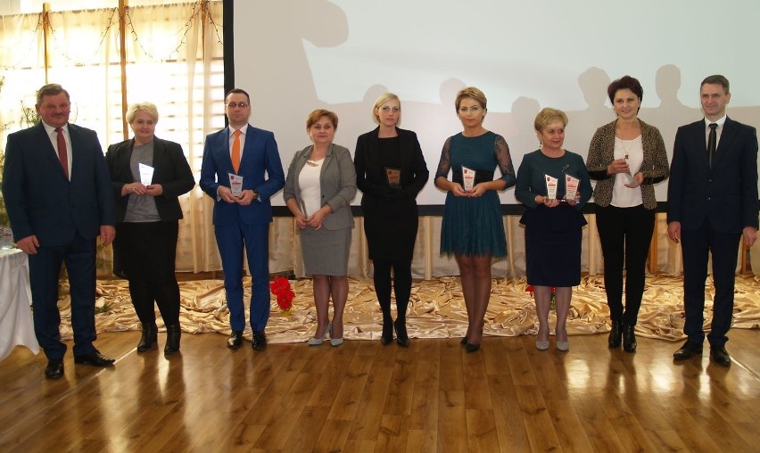 Czerwin. 25-lecie samorządu świętowało ponad stu samorządowców siedmiu kadencji (ZDJĘCIA)