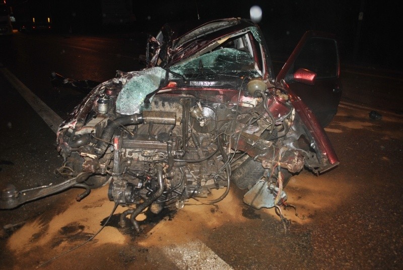 Augustów. Wypadek na Wojska Polskiego. Pijany kierowca golfa uderzył w tira (zdjęcia)