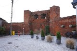 Średniowieczne mury obronne w Gniewie są w fatalnym stanie. Jest jednak światełko w tunelu 