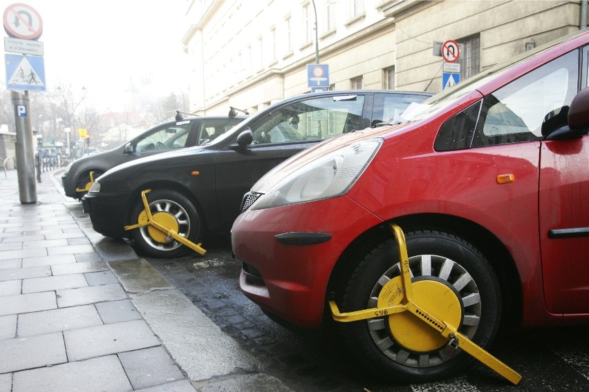 W 2017 r. strażnicy ujawnili 65 tys. wykroczeń drogowych....