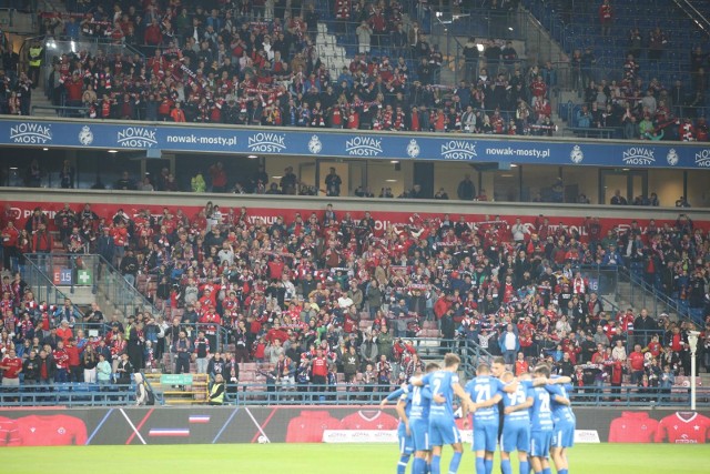 Od 100 osób do ponad 17 tysięcy przychodzi na mecze Fortuna 1 Ligi w obecnym sezonie