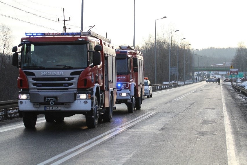 Zderzenie busa z ciężarówką na krajowej trasie w Nagnajowie. Są ranni