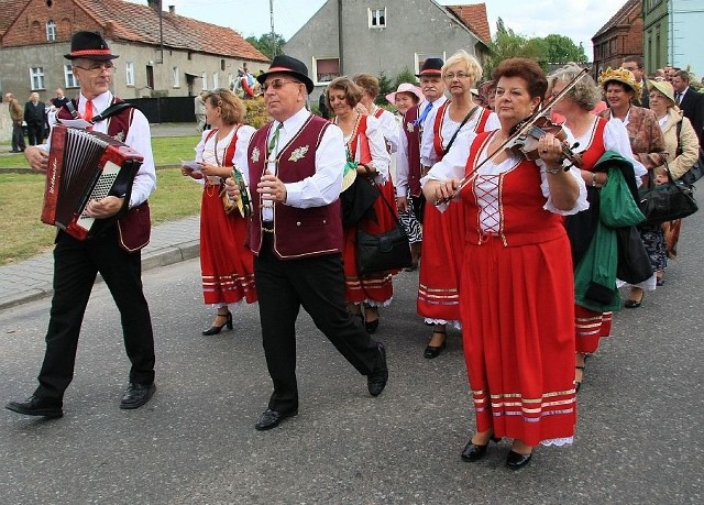 Gospodarzami święta miasta i festiwalu są śpiewacy z trzcielskiego zespołu Obrzanie.