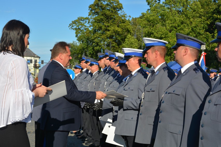 Święto policji w Suwałkach. Był uroczysty apel (zdjęcia)