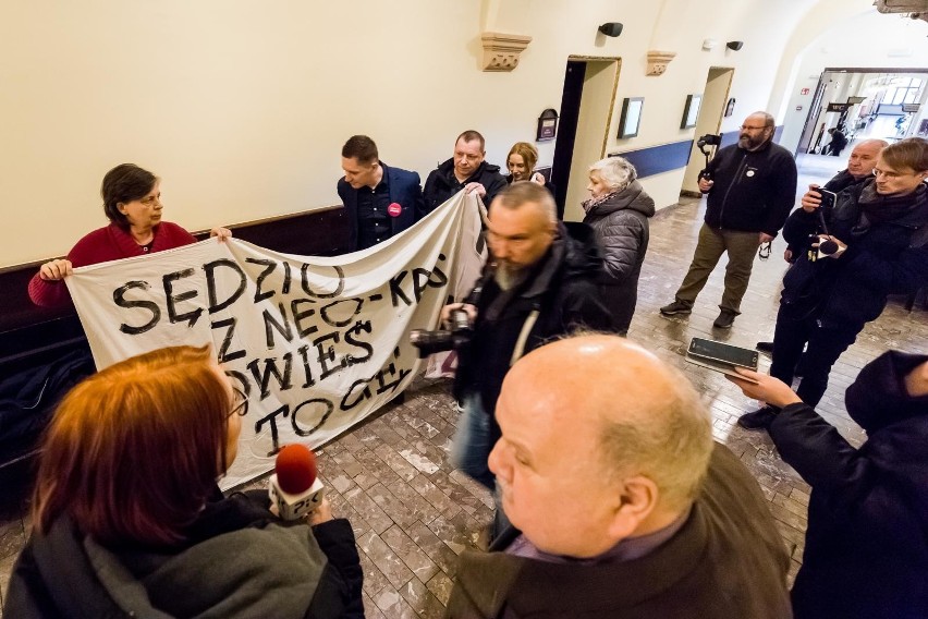 Demonstracja w bydgoskim sądzie. „Sędzio z neo-KRS odwieś togę”