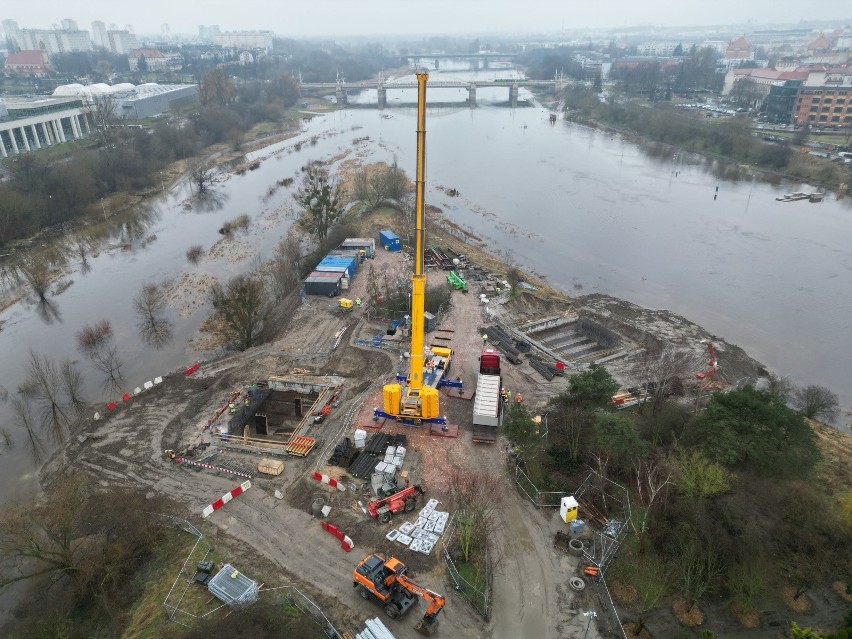 Pierwsze elementy mostów Berdychowskich już na placu budowy