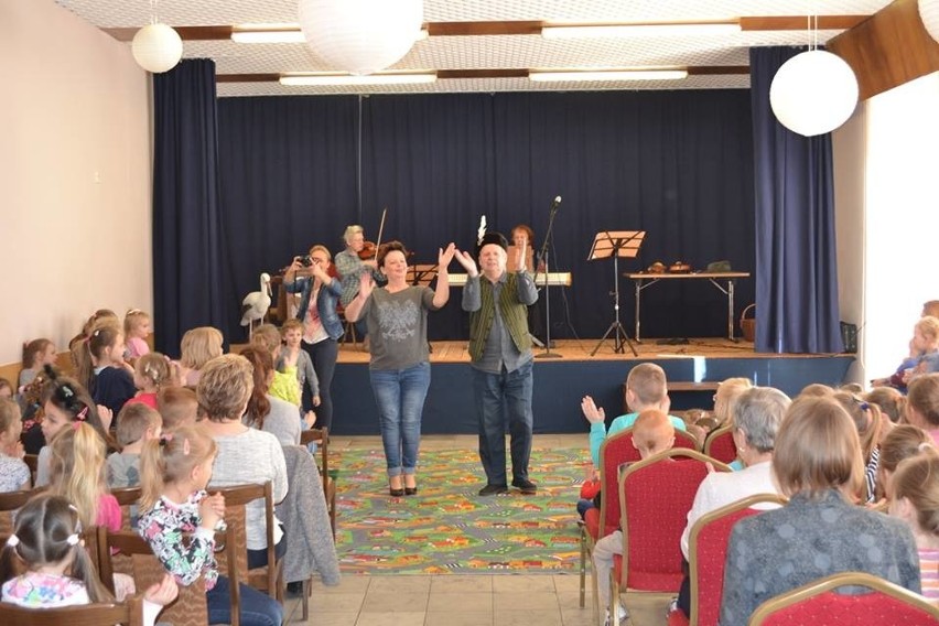 Wprowadzili przedszkolaków z gminy Dobrzyń nad Wisłą w świat muzyki poważnej [zdjęcia]