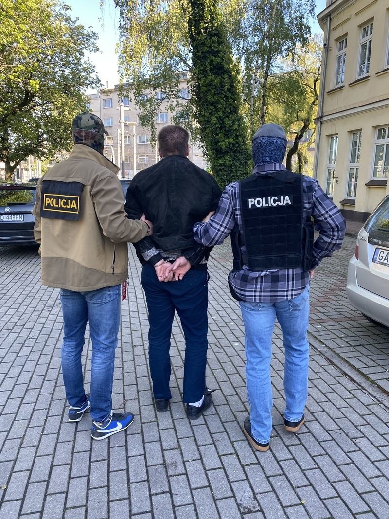 Gdańsk: Miał wykorzystywać seksualnie 13-latkę, zatrzymany 39-latek. Mieszkańcowi województwa mazowieckiego grozi 12 lat więzienia