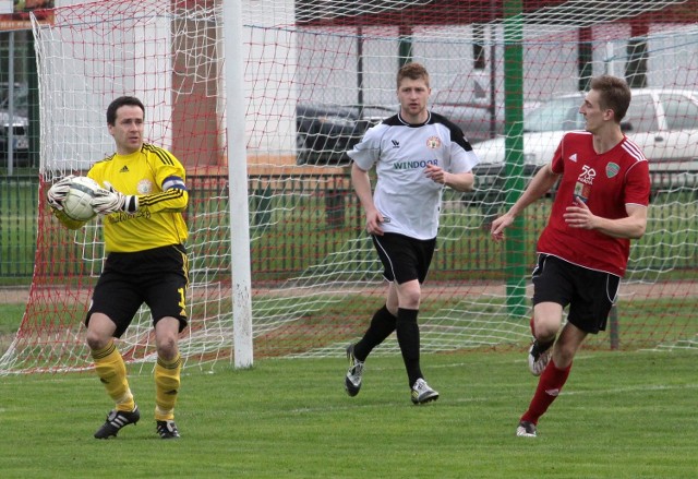 Adam Bolek, bramkarz Pilicy Białobrzegi tylko raz wyjmował piłkę z siatki w meczu z rezerwami drugoligowej Pogoni w Siedlcach. 