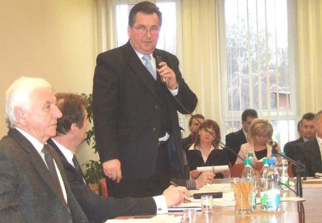 Starosta Zdzisław Kałamaga odpowiadał na pytania dotyczące budżetu na 2011 rok.